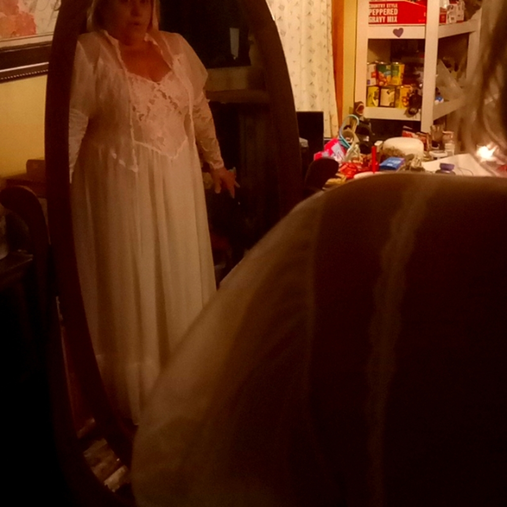 Vintage Peignoir set